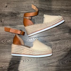 close toed espadrilles